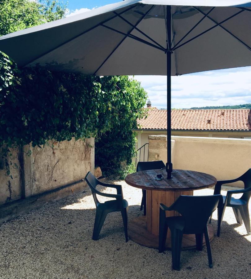 Appartement cour ancienne abbaye Saint-Astier  Extérieur photo